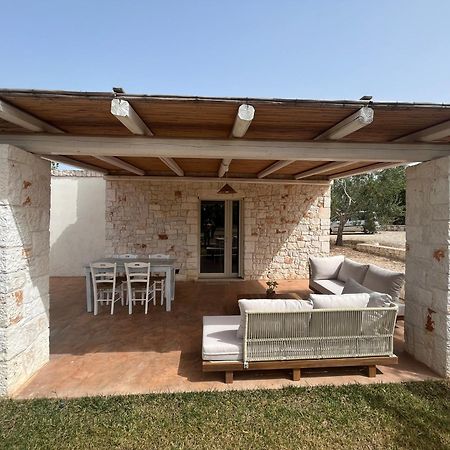 Villa Dominique Relax A Pochi Kilometri Dal Mare Carovigno Exterior photo