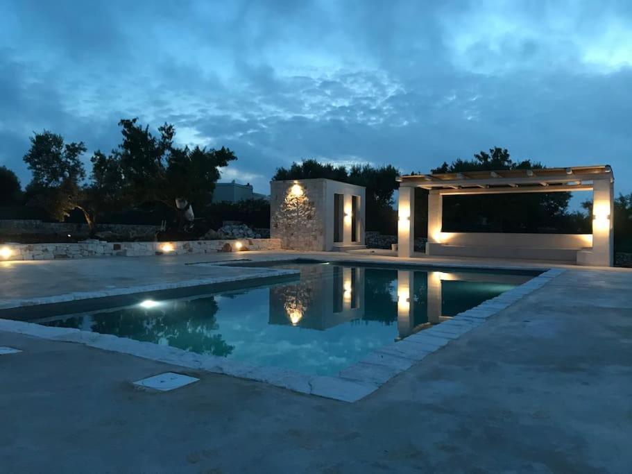 Villa Dominique Relax A Pochi Kilometri Dal Mare Carovigno Exterior photo