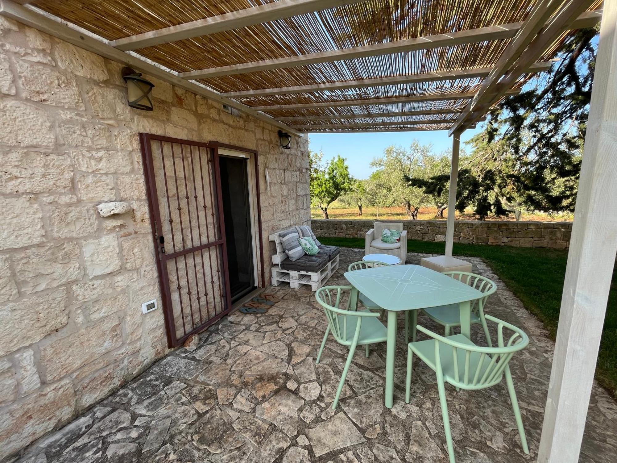 Villa Dominique Relax A Pochi Kilometri Dal Mare Carovigno Exterior photo