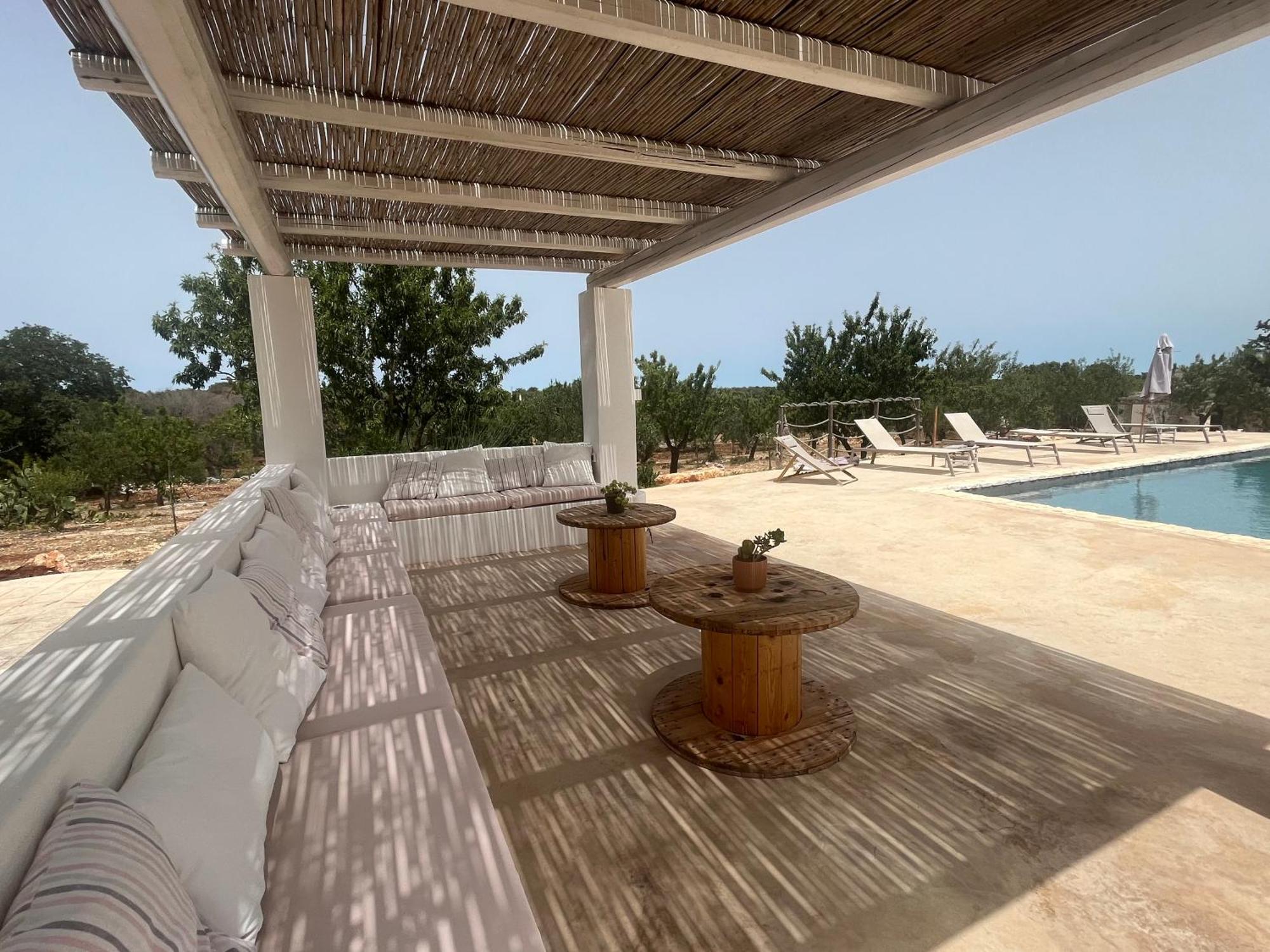 Villa Dominique Relax A Pochi Kilometri Dal Mare Carovigno Exterior photo