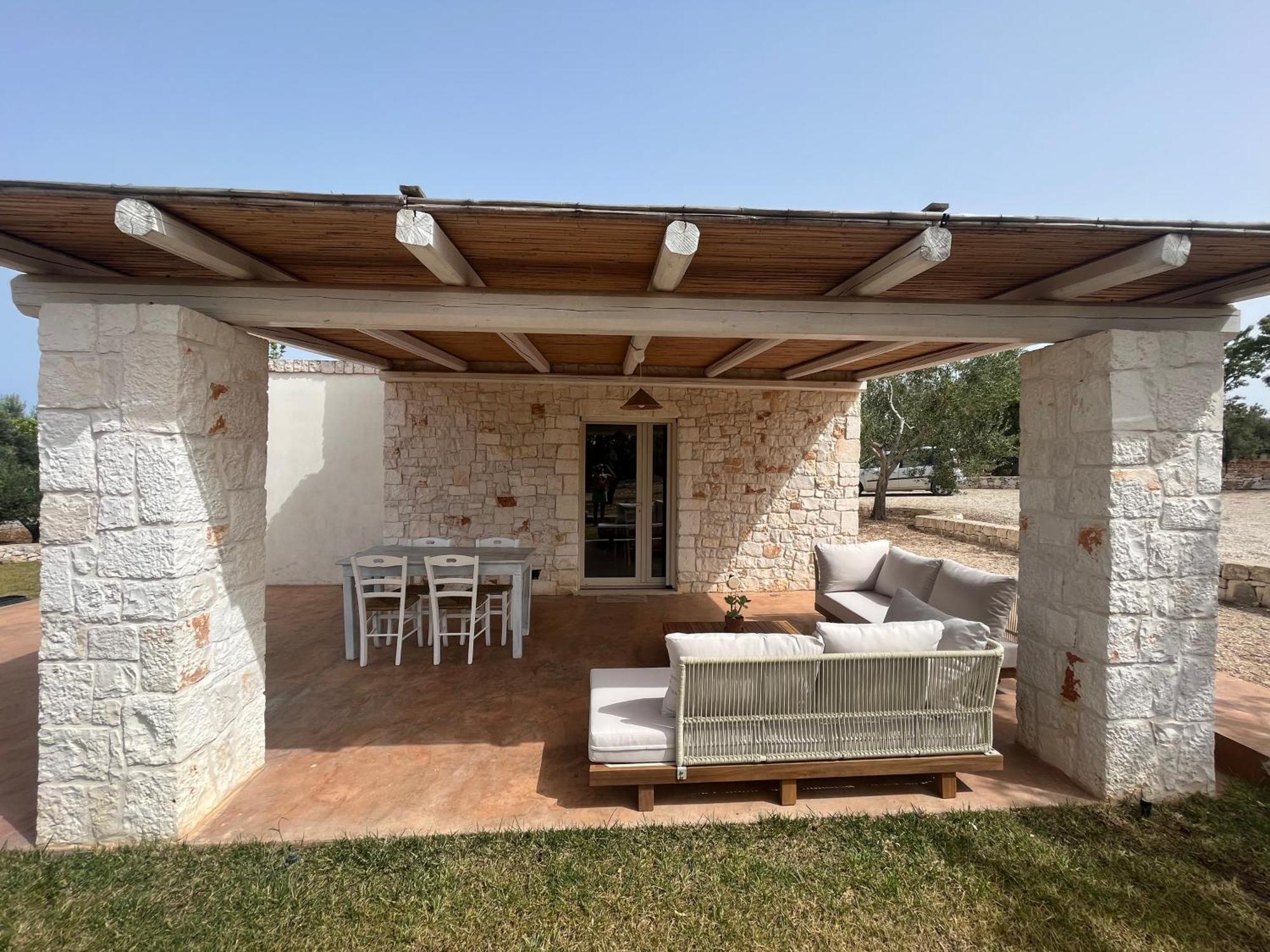 Villa Dominique Relax A Pochi Kilometri Dal Mare Carovigno Exterior photo
